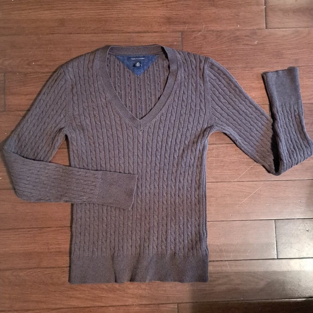 Tommy Hilfiger V neck sweater size Small